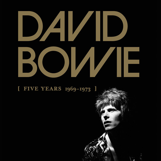 DAVID BOWIE FIVE YEARS 1969 – 1973 6 álbuns de estúdio originais: 1. David Bowie AKA Space Oddity* 2. The Man Who Sold The World* 3. Hunky Dory* 4. The Rise and Fall Of Ziggy Stardust And The Spiders From Mars 5. Aladdin Sane 6. PinUps* *Remasterizações de 2015.